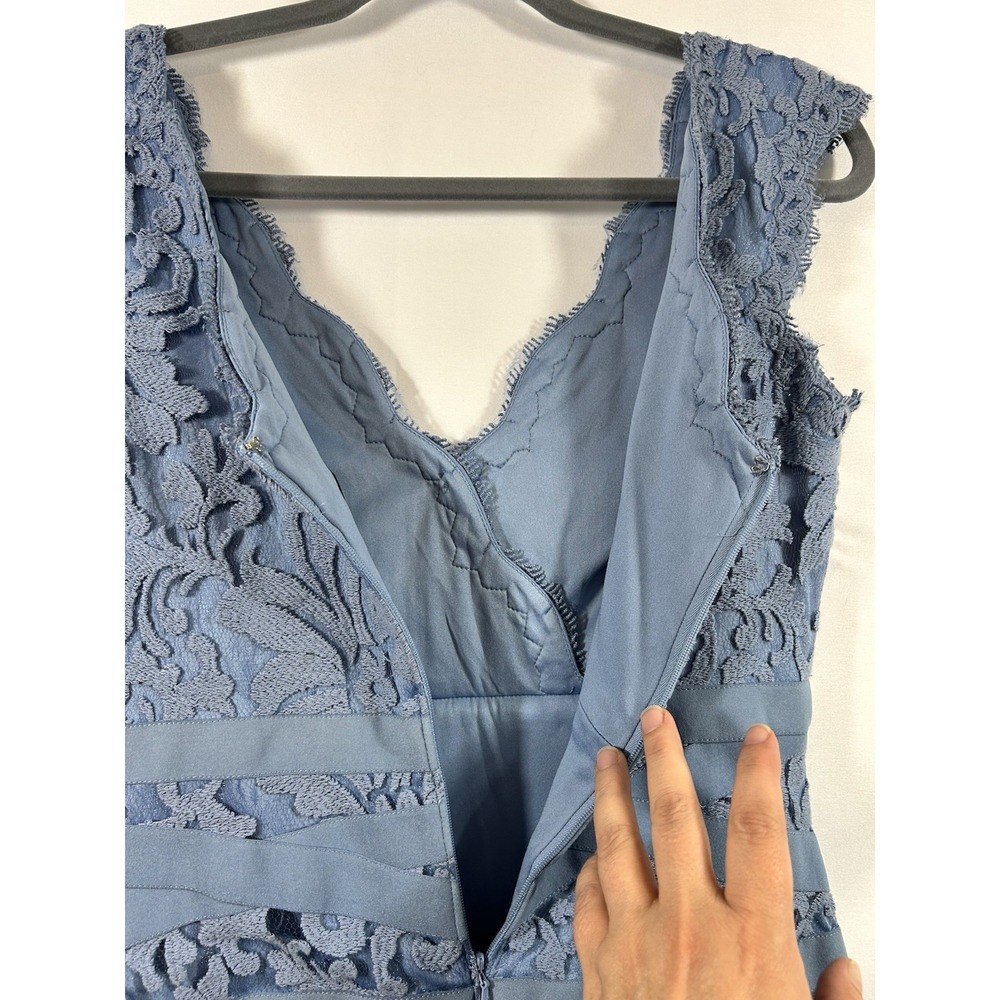 Tadashi Shoji Size 2 Lace Sheath Dress Periwinkle Blue V-Neck Ribbon Waist Party - Picture 9 of 15